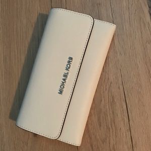 Michael Kors wallet NWOT